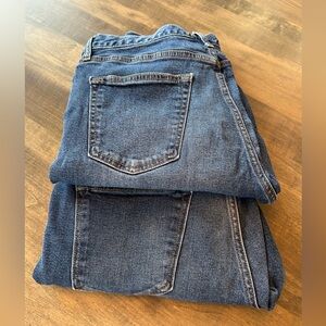 Old Navy Bundle of TWO pair of jeans. 33x30 classic straight legs. Pre-loved.👖